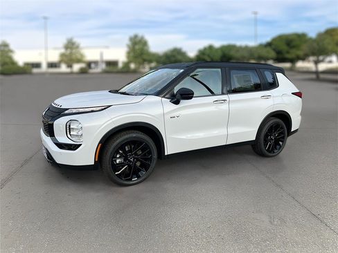 New 2025 Mitsubishi Outlander SEL Black Edition image 3