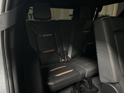 Used 2024 GMC Yukon AT4 w/ Technology Package image 37