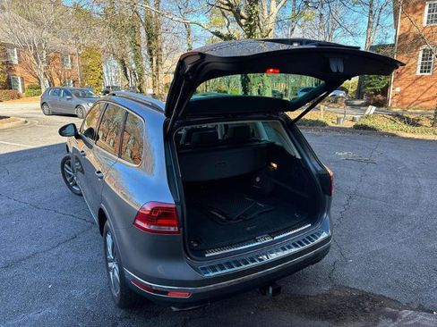 Used 2015 Volkswagen Touareg VR6 AWD/4WD image 13