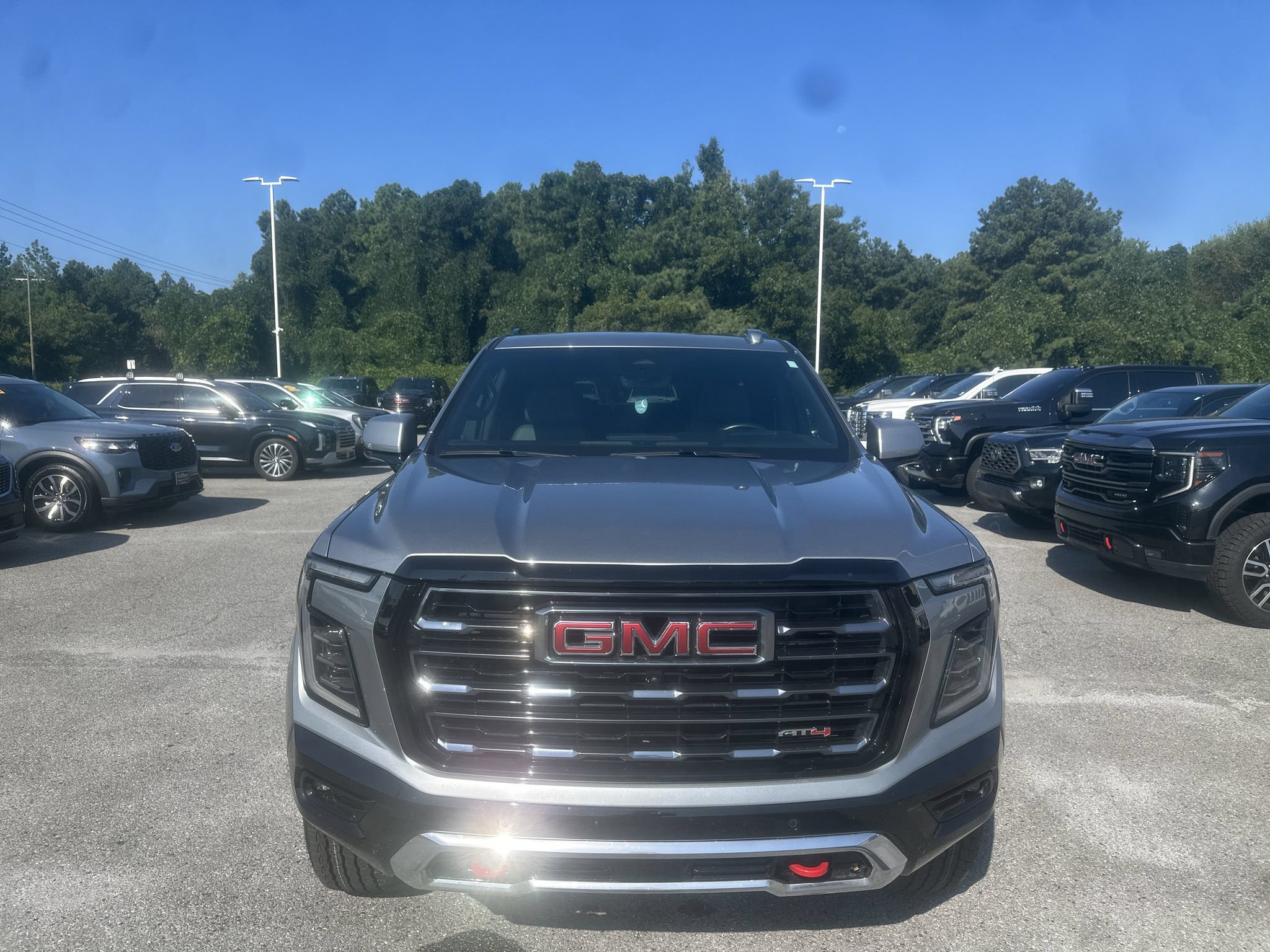 Used 2025 GMC Yukon AT4 w/ AT4 Premium Plus Package AWD/4WD image 12