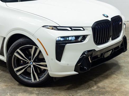 Certified 2025 BMW X7 M60i image 5
