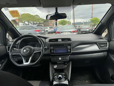 Used 2018 Nissan Leaf SV image 10
