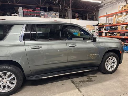 Used 2023 Chevrolet Suburban Premier image 29