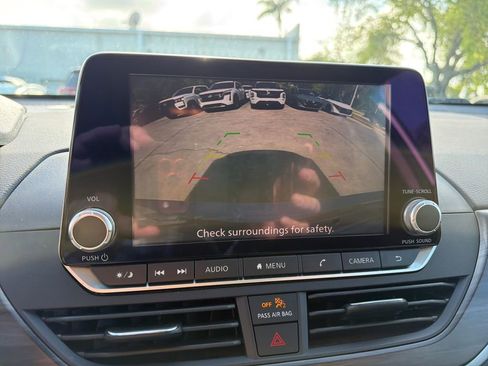 Used 2024 Nissan Altima 2.5 SV FWD image 26