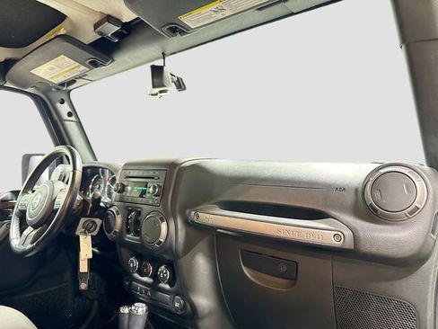 Used 2018 Jeep Wrangler Unlimited Sport S image 27