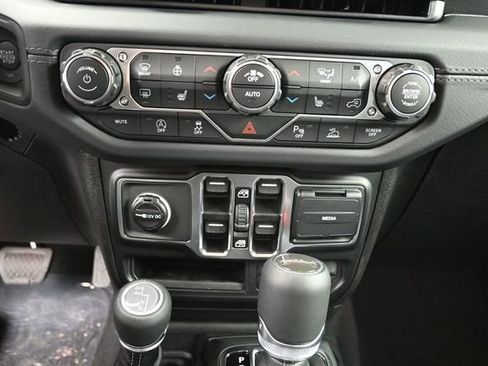 New 2026 Jeep Gladiator Sport AWD/4WD image 23