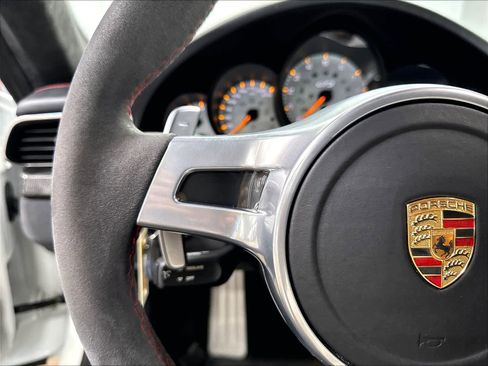 Used 2015 Porsche 911 GT3 RWD image 19