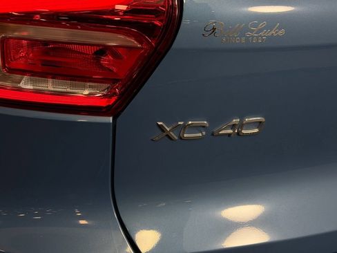 Used 2023 Volvo XC40 Recharge Plus image 13