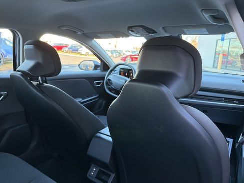 New 2025 Kia K4 LX image 17