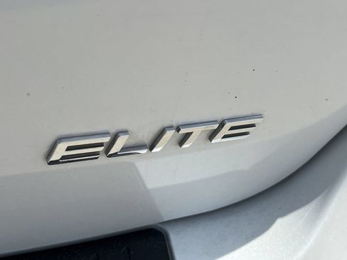 Used 2024 Honda Odyssey Elite image 5