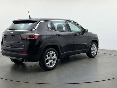 Used 2025 Jeep Compass Latitude image 7