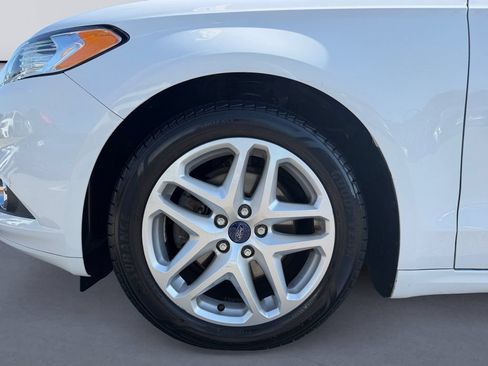Used 2015 Ford Fusion SE w/ Equipment Group 202A FWD image 9