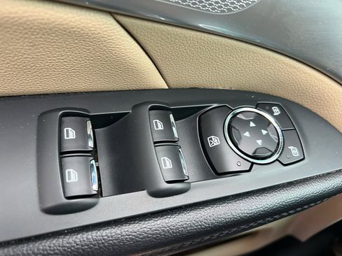 Used 2016 Ford Explorer XLT w/ Equipment Group 202A image 48