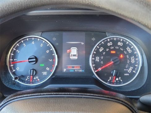 Used 2020 Toyota RAV4 XLE image 27