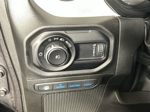Used 2024 Jeep Wrangler Unlimited AWD/4WD image 18
