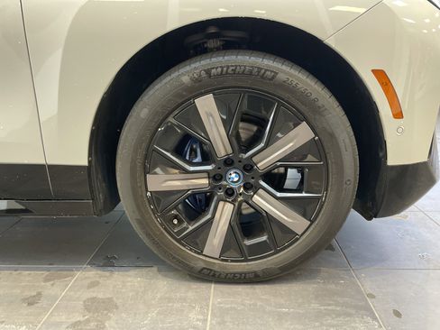 Used 2024 BMW iX xDrive50 w/ Premium Package AWD/4WD image 12