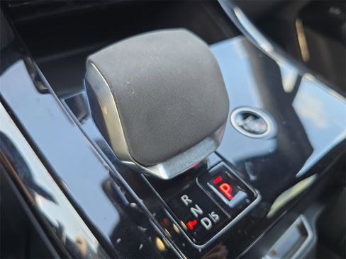 Used 2024 Land Rover Range Rover Sport SE image 29