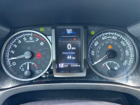Used 2022 Toyota Tacoma TRD Sport AWD/4WD image 34