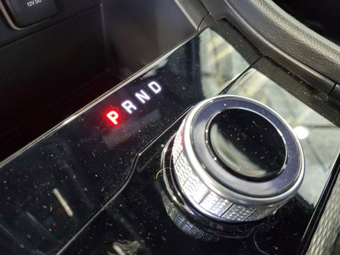 Used 2024 Jeep Grand Cherokee Laredo image 29