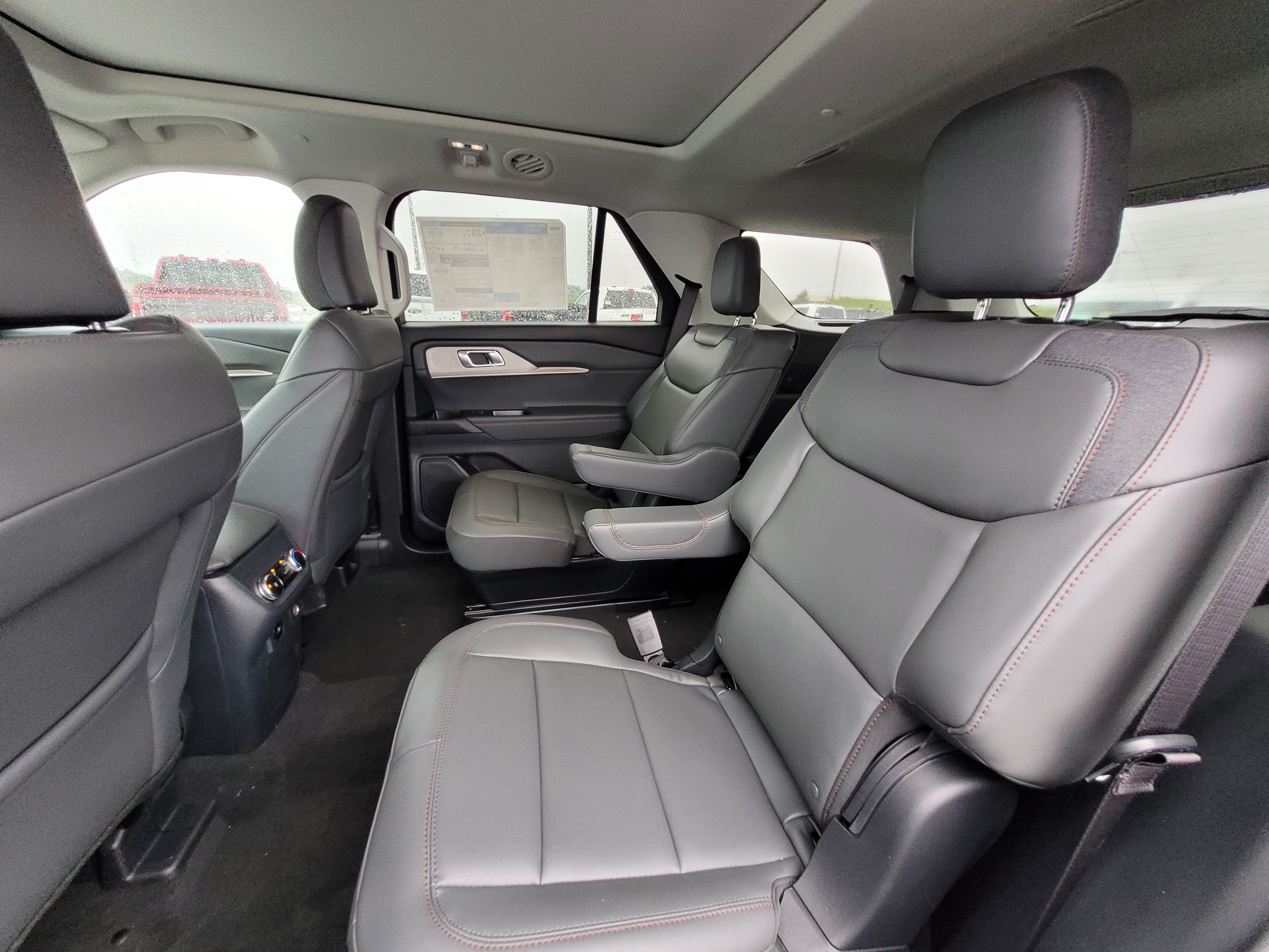 New 2026 Ford Explorer Active w/ Active Comfort Package AWD/4WD image 16