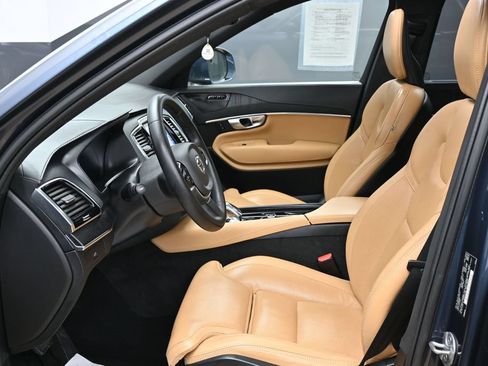 Used 2023 Volvo XC90 B6 Ultimate w/ Protection Package Premier AWD/4WD image 12