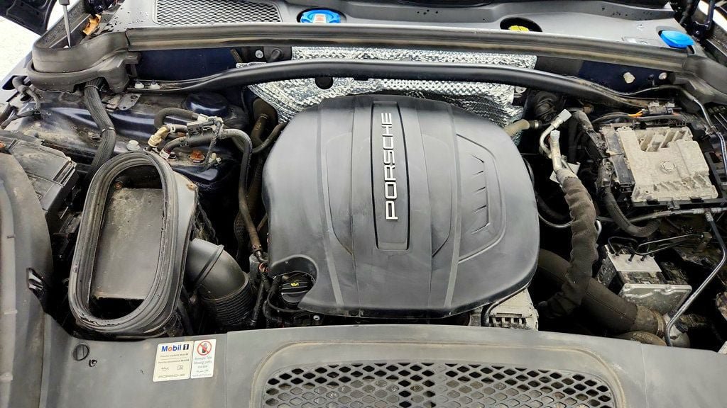 Used 2021 Porsche Macan AWD/4WD image 27