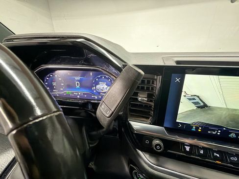 Certified 2024 Chevrolet Silverado 2500 High Country w/ High Country Premium Package AWD/4WD image 15