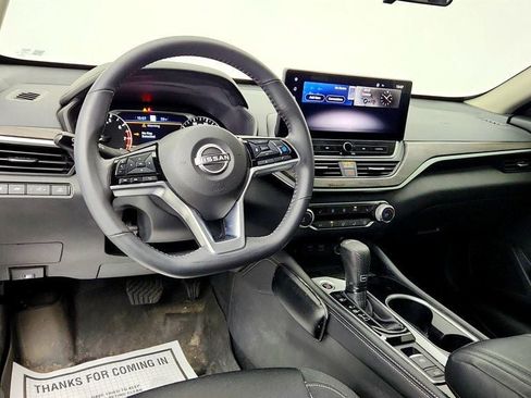 Used 2023 Nissan Altima 2.5 SV w/ SV Premium Package FWD image 12