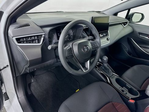 Used 2025 Toyota Corolla SE image 9