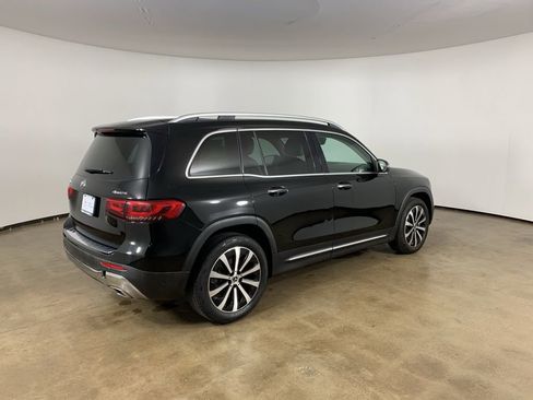 Used 2022 Mercedes-Benz GLB 250 4MATIC w/ Premium Package Lite image 8