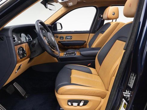 Used 2019 Rolls-Royce Cullinan image 28