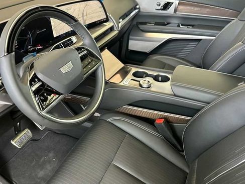 New 2026 Cadillac Vistiq Luxury w/ LPO, Floor Liner Package image 10