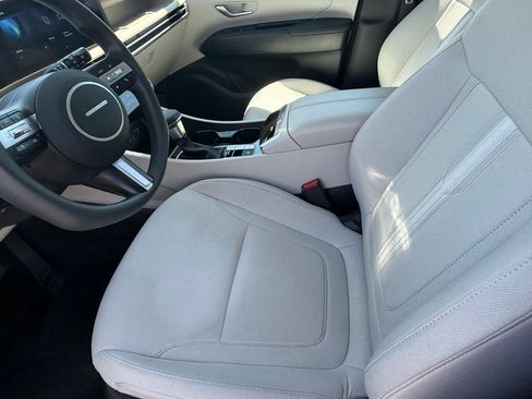 Used 2025 Hyundai Tucson SEL FWD image 12