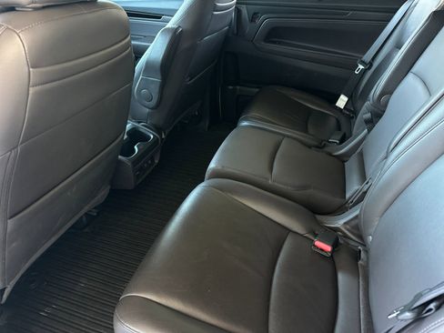 Used 2018 Honda Odyssey Elite image 11