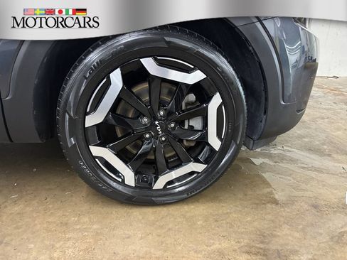 Used 2024 Kia Telluride EX w/ EX Captain's Chair Package AWD/4WD image 39