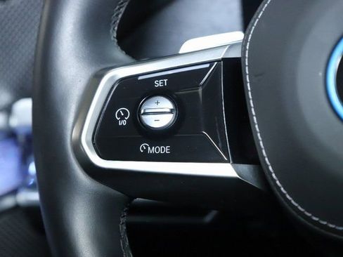 Certified 2025 BMW i7 xDrive60 image 24