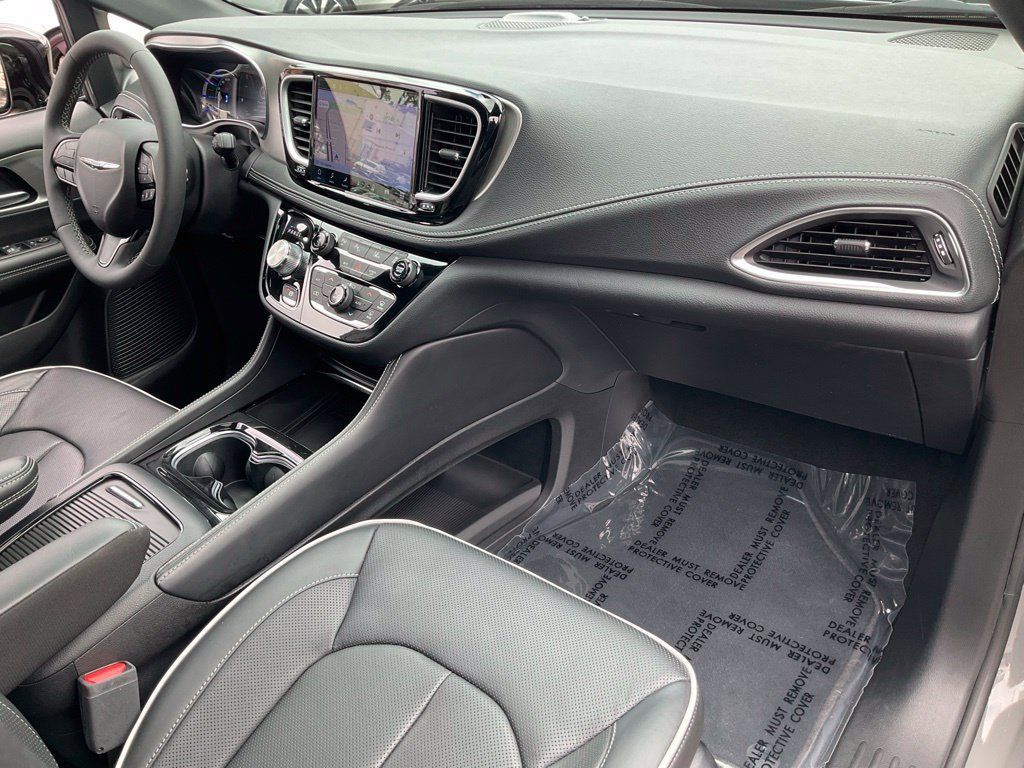 Used 2023 Chrysler Pacifica Limited w/ S Appearance Package FWD image 65