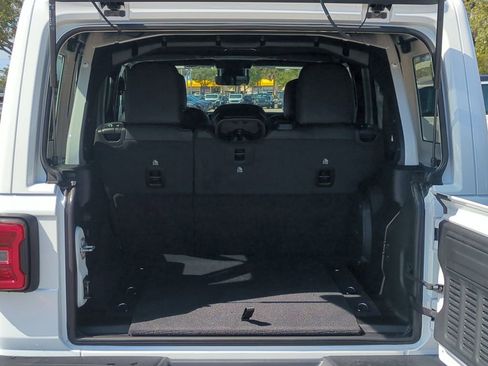 New 2026 Jeep Wrangler Unlimited Rubicon 392 w/ Quick Order Package 27X Moab AWD/4WD image 15