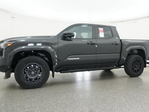New 2026 Toyota Tacoma SR5 image 18