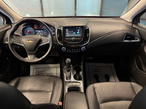 Used 2017 Chevrolet Cruze Premier FWD image 9