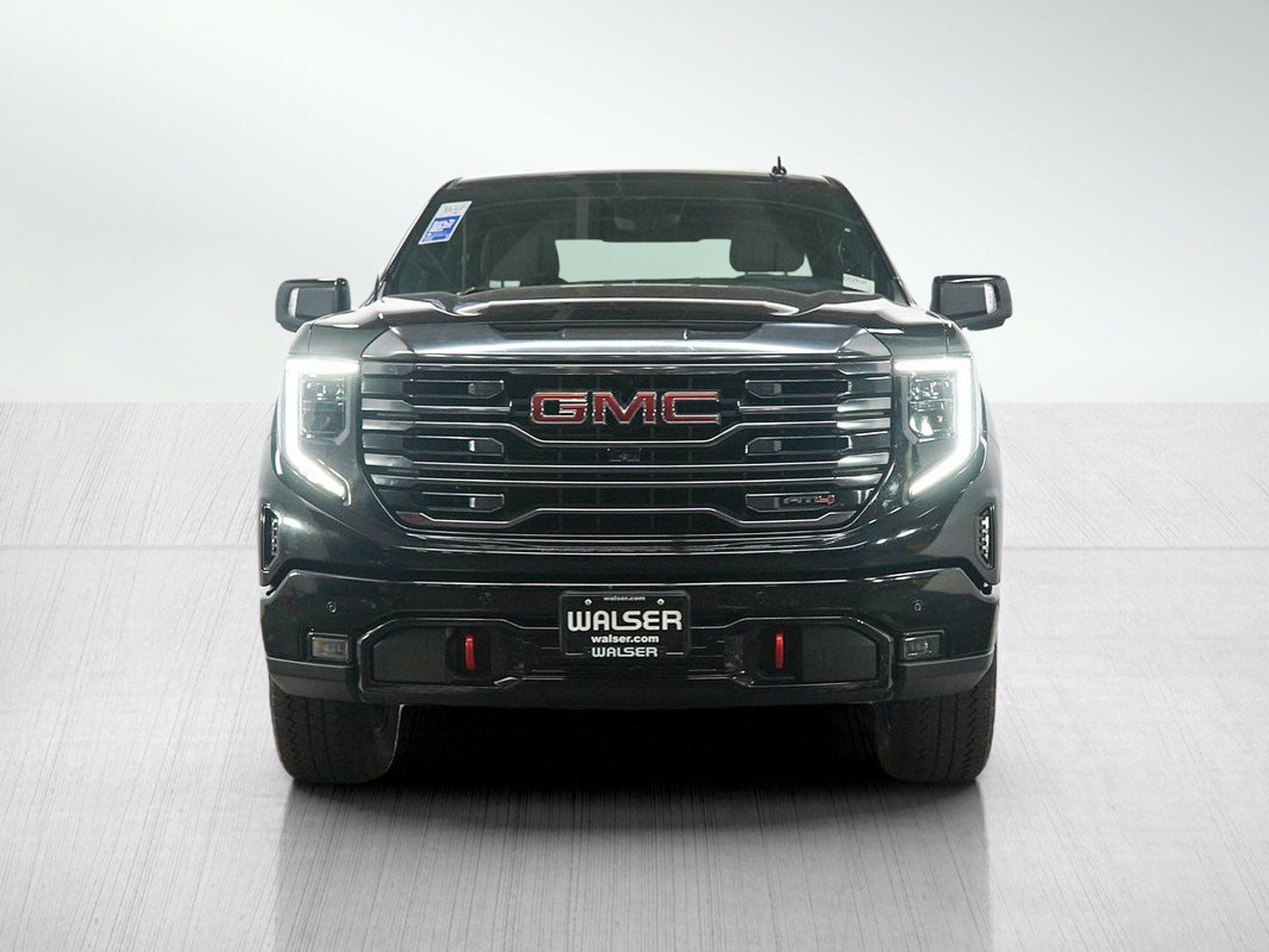 Used 2024 GMC Sierra 1500 AT4 w/ Technology Package AWD/4WD image 8