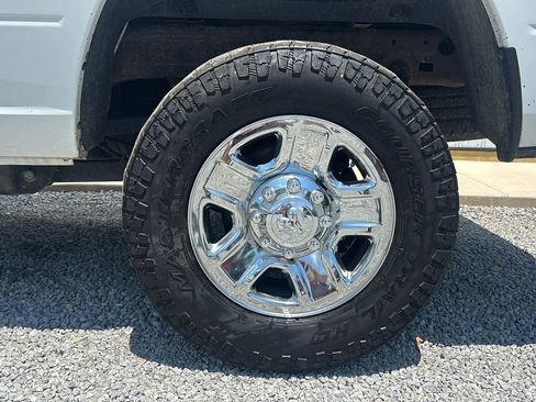 Used 2018 RAM 2500 SLT AWD/4WD image 2