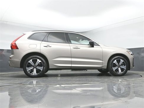 Used 2024 Volvo XC60 T8 Plus w/ Protection Package Premier image 43