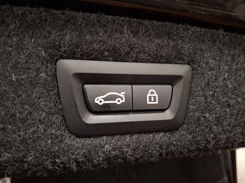 Certified 2022 BMW 530i xDrive w/ Convenience Package image 27