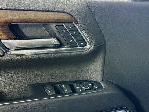 Used 2024 Chevrolet Silverado 3500 High Country w/ High Country Premium Package image 12