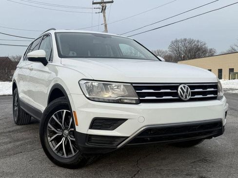 Used 2018 Volkswagen Tiguan S image 2