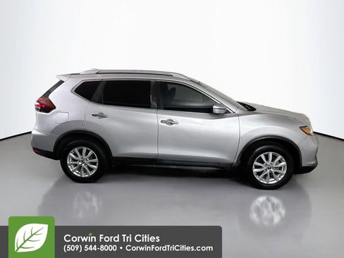 Used 2018 Nissan Rogue SV image 18