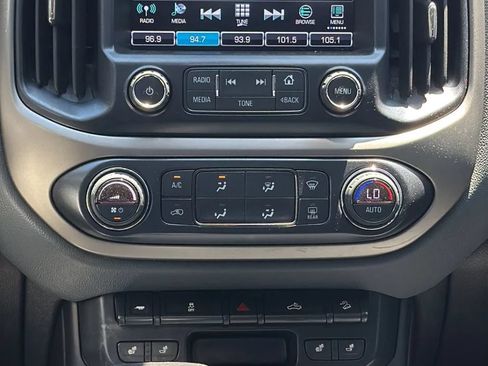 Used 2017 Chevrolet Colorado Z71 AWD/4WD image 23