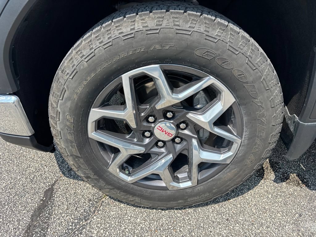 Used 2023 GMC Sierra 1500 SLT w/ SLT Premium Package AWD/4WD image 16