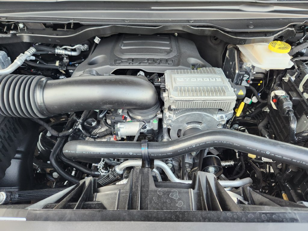 New 2026 RAM 1500 Laramie AWD/4WD image 21
